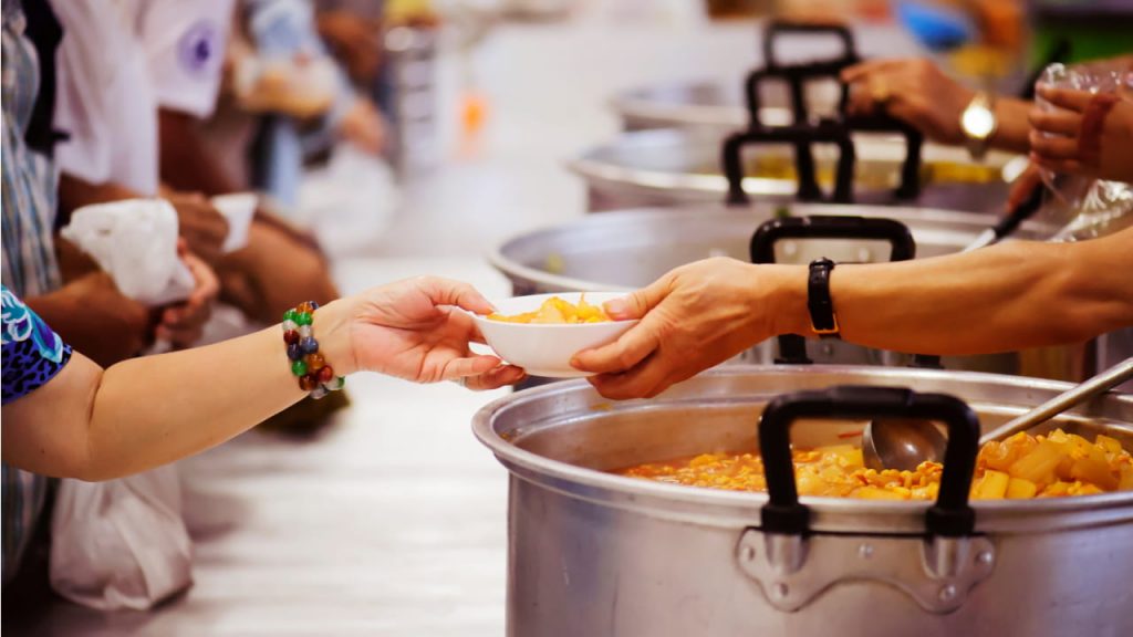 ホームレスの人々のための炊き出し活動とは