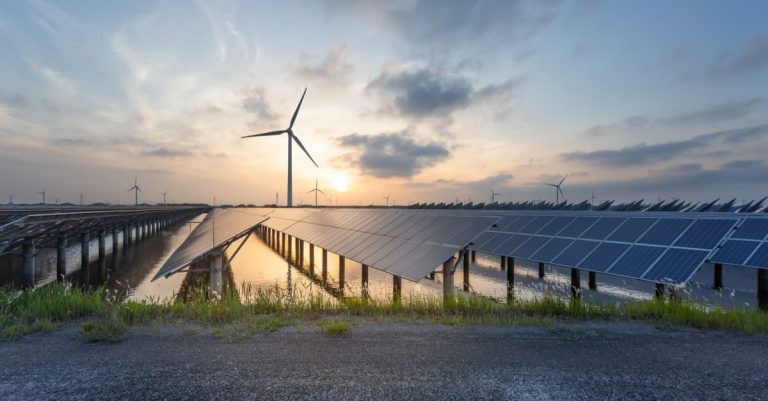 パリ協定の目標達成のためにはクリーンエネルギーへの移行に問題点がある？